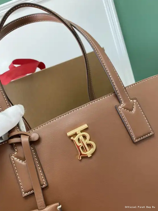 Official First Bag Ru Leather Tote Medium BURBERRY Motif Monogram 0506